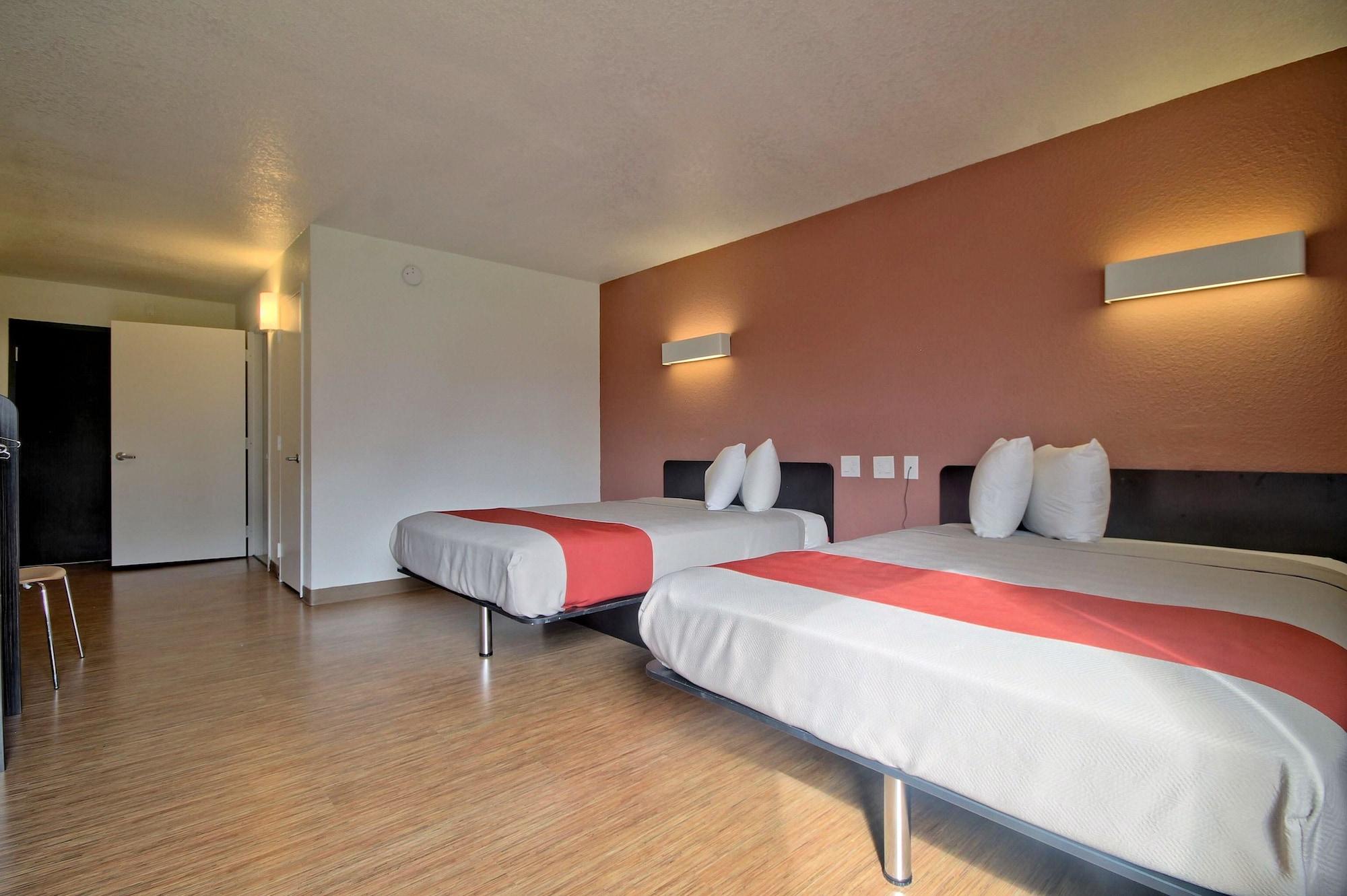 Signature Miami Hotel 3*